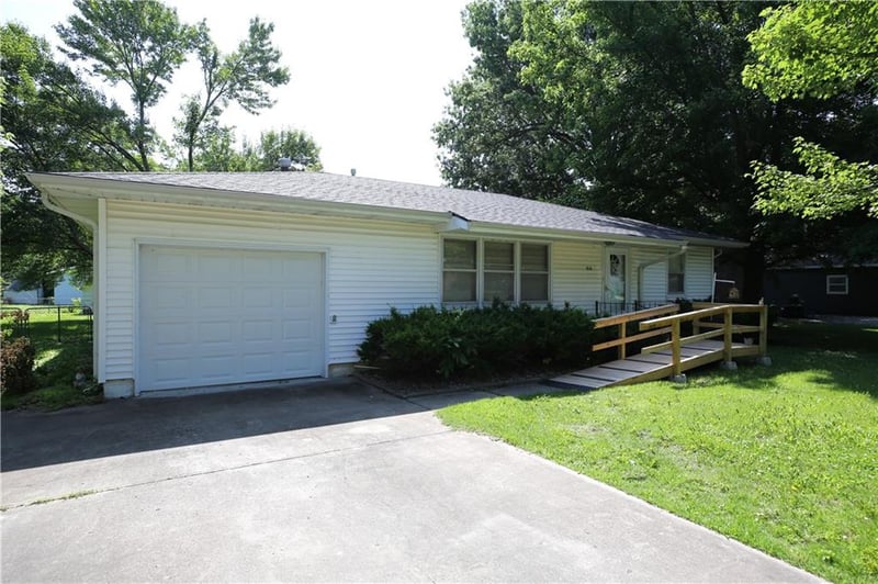 314 N 2nd St, Jasper, MO 64755