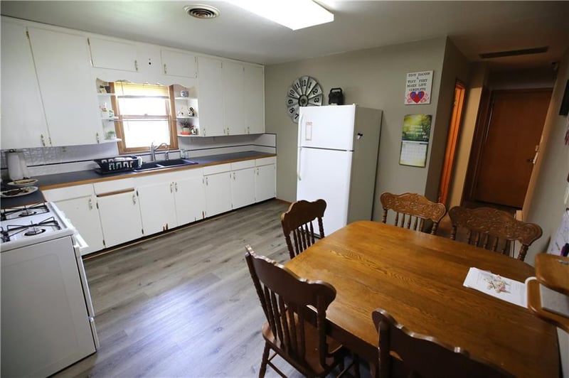 314 N 2nd St, Jasper, MO 64755