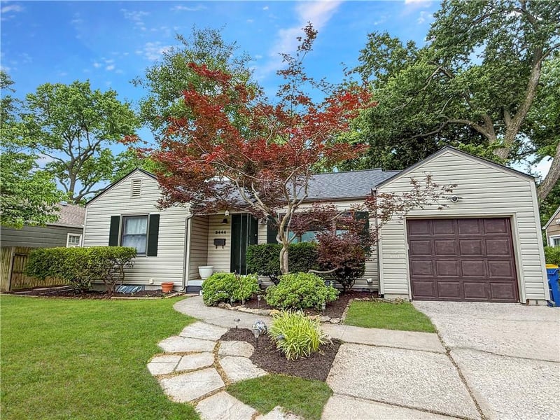 5444 Linden St, Roeland Park, KS 66205