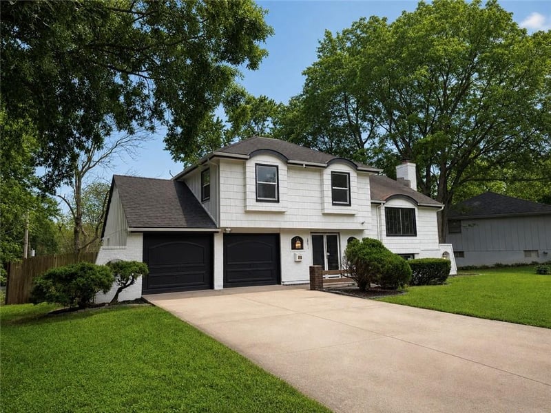 6901 127th Ter, Grandview, MO 64030