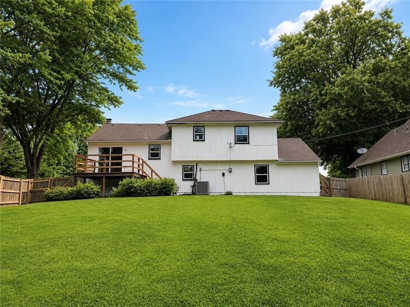 6901 127th Ter, Grandview, MO 64030