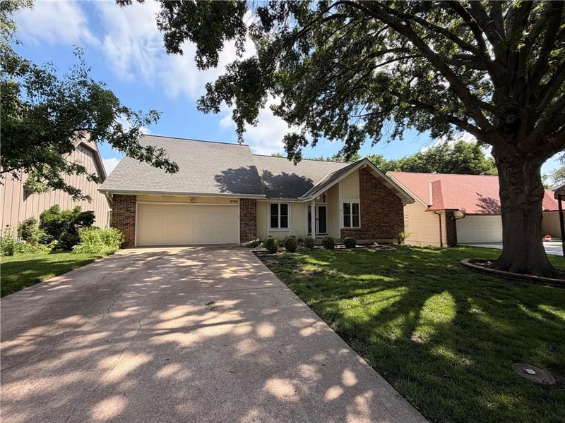 9760 101st Ter, Overland Park, KS 66212