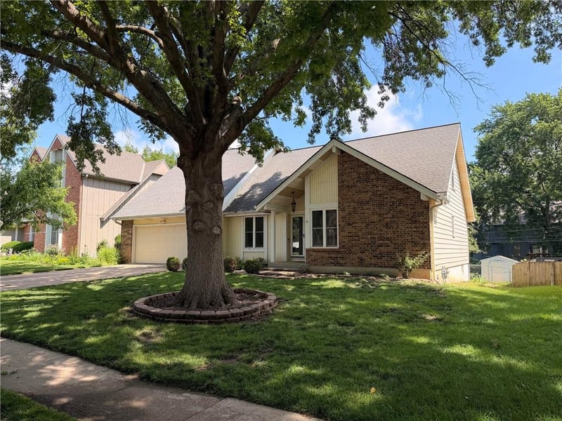 9760 101st Ter, Overland Park, KS 66212