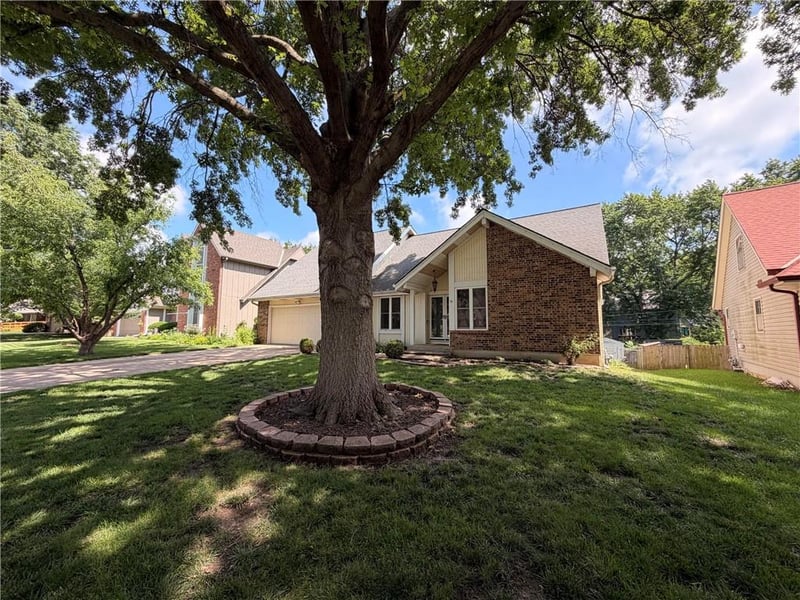 9760 101st Ter, Overland Park, KS 66212