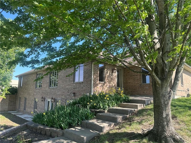 169 County Rd V Rd, Warrensburg, MO 64093