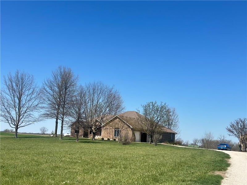 169 County Rd V Rd, Warrensburg, MO 64093