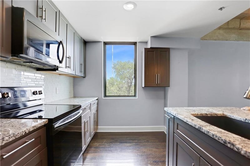 2980 Baltimore Ave #2208, Kansas City, MO 64108