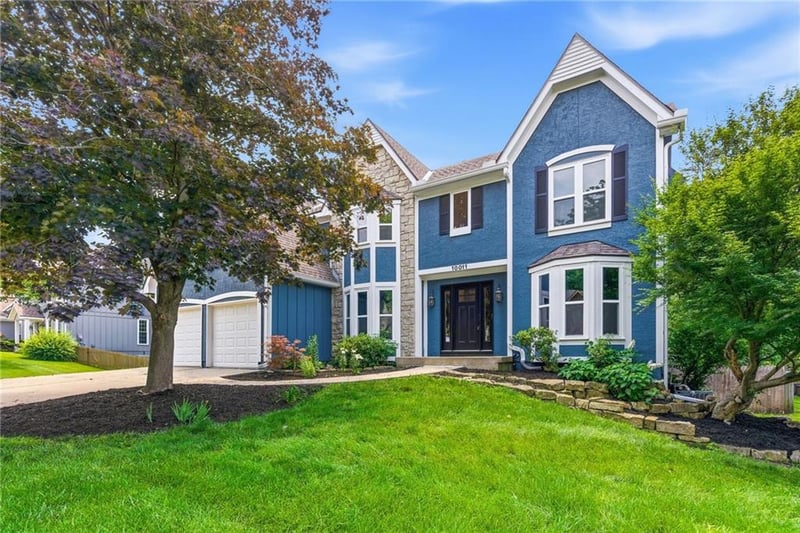 10011 W 125th Ter, Overland Park, KS 66213
