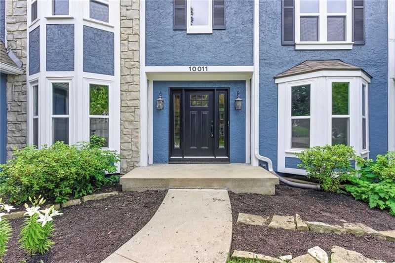 10011 W 125th Ter, Overland Park, KS 66213