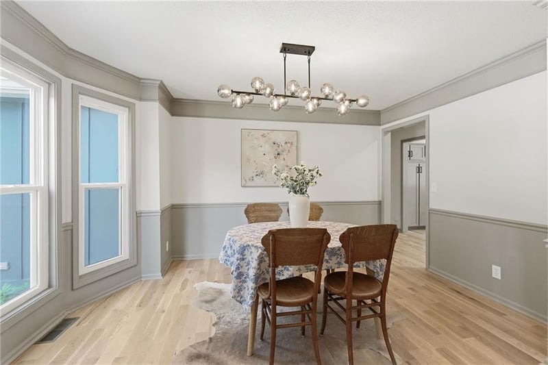 10011 W 125th Ter, Overland Park, KS 66213