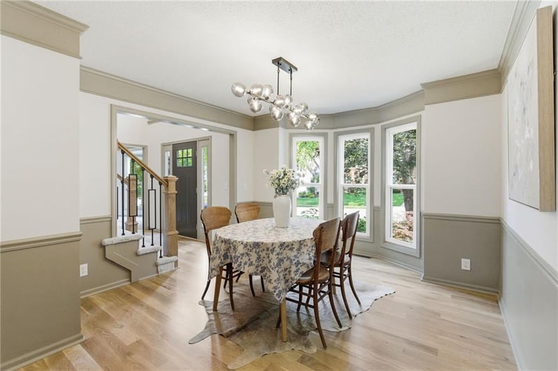 10011 W 125th Ter, Overland Park, KS 66213