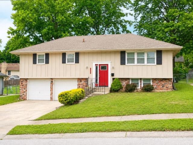 15802 44th Ter, Independence, MO 64055