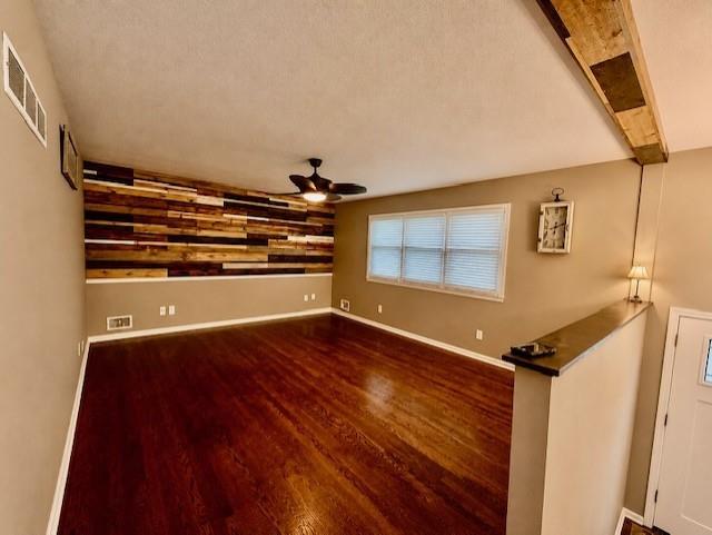 15802 44th Ter, Independence, MO 64055