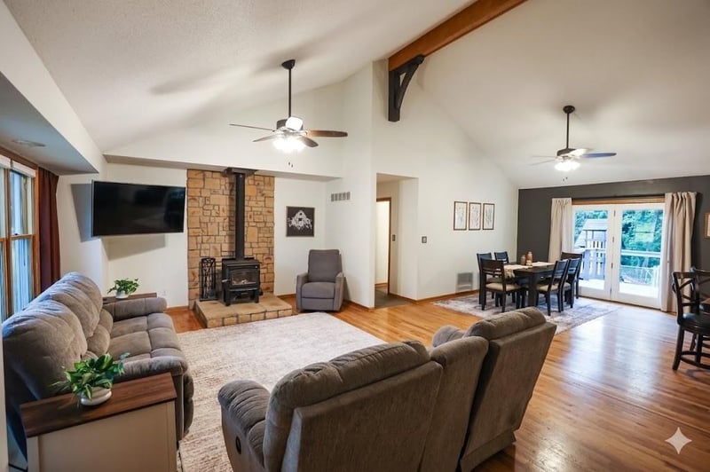 13206 Parallel Pw, Kansas City, KS 66109