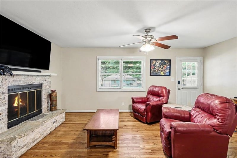 6401 W 82nd Ter, Overland Park, KS 66204