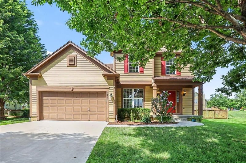 15512 Arapaho St, Olathe, KS 66062