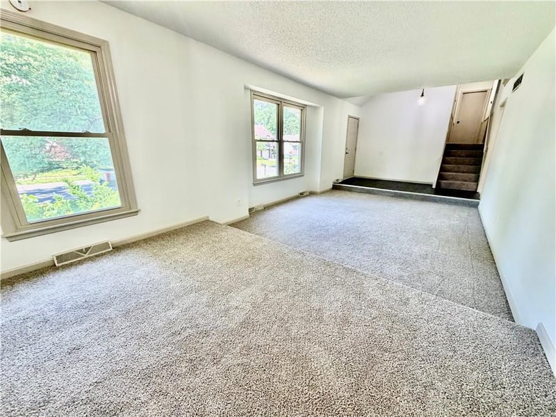 16721 Hardee St, Belton, MO 64012
