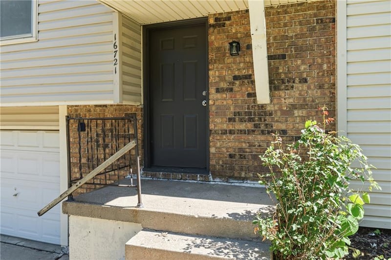 16721 Hardee St, Belton, MO 64012