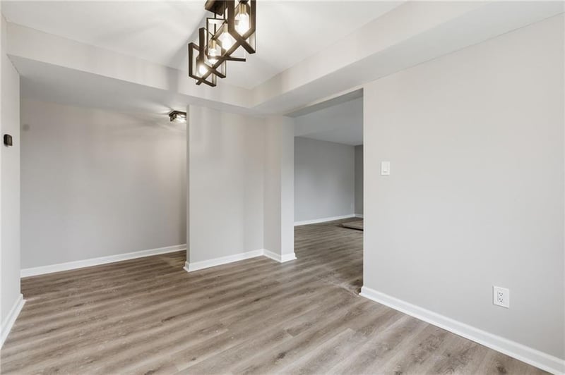 8630 W 85th St, Overland Park, KS 66212
