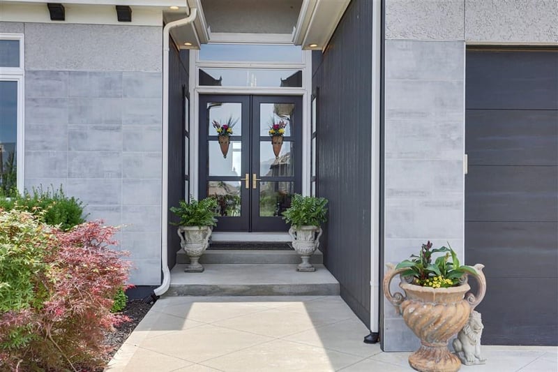 17137 Bradshaw St, Overland Park, KS 66221