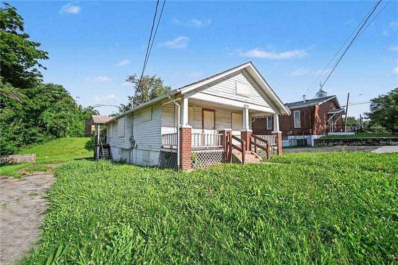 3070 33rd St, Kansas City, KS 66104