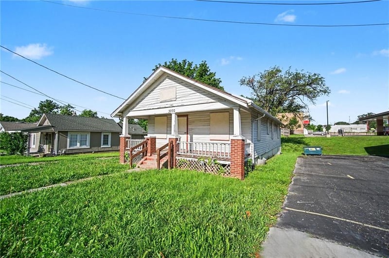 3070 33rd St, Kansas City, KS 66104