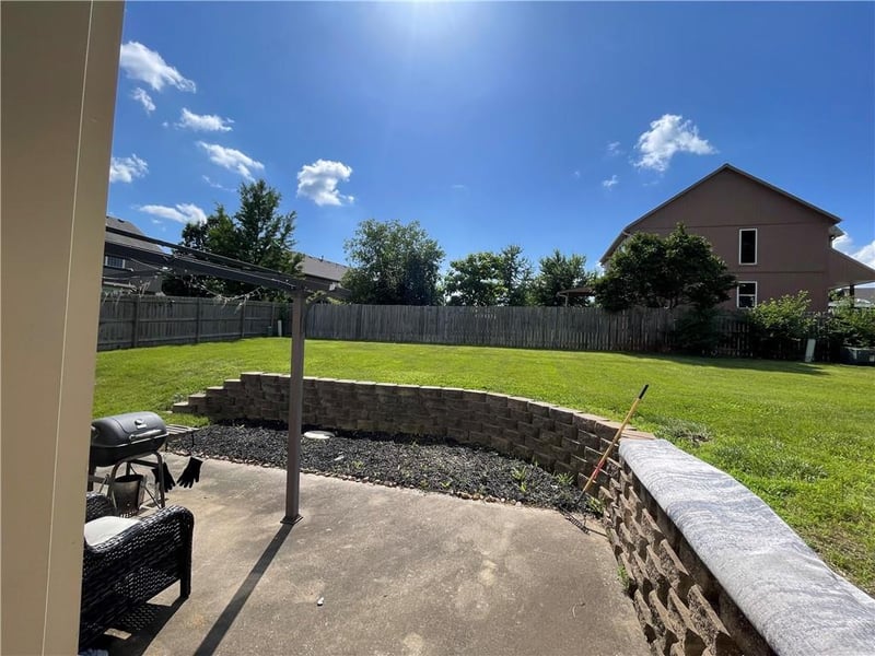 1503 Haystack Rd, Raymore, MO 64083