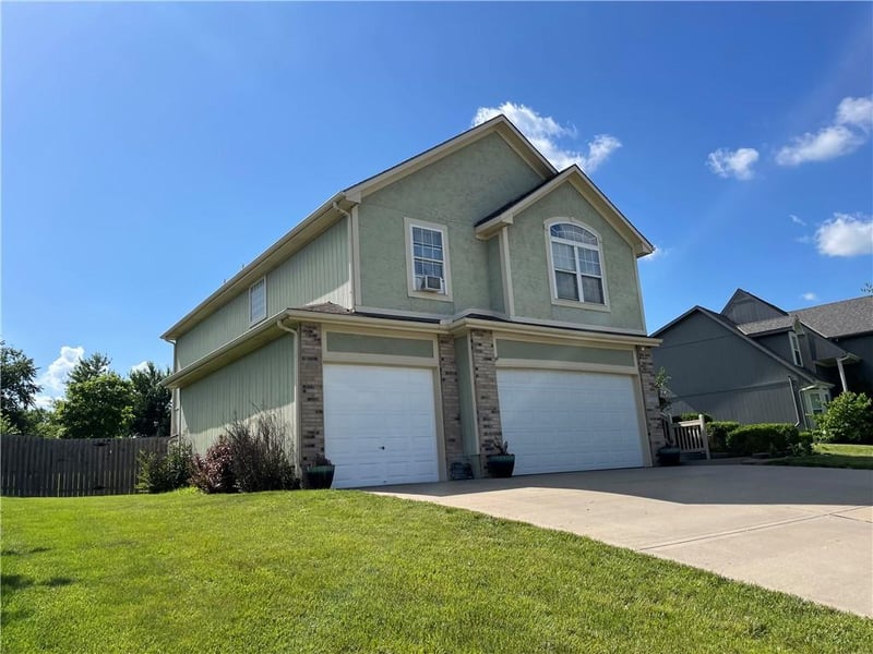 1503 Haystack Rd, Raymore, MO 64083