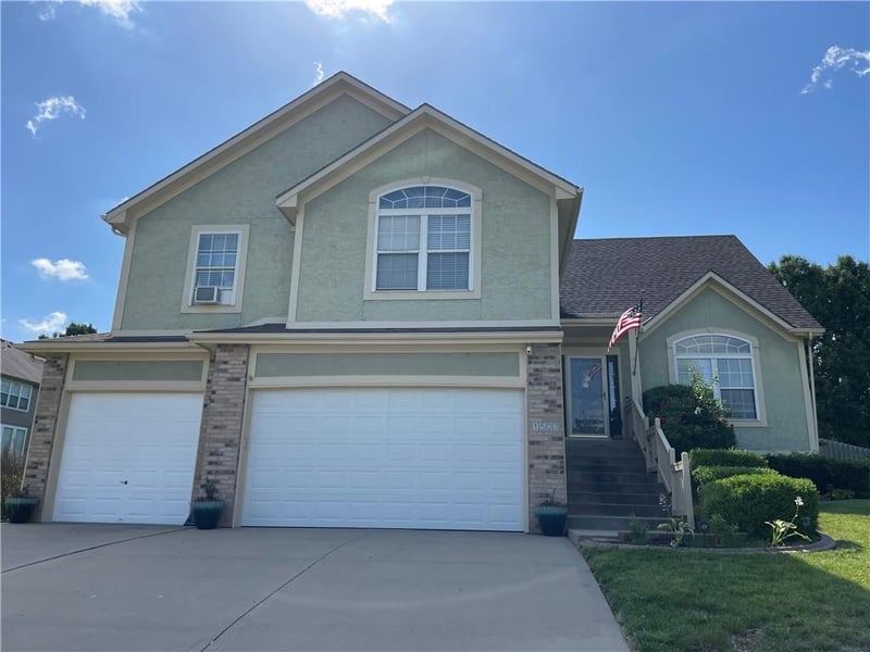 1503 Haystack Rd, Raymore, MO 64083