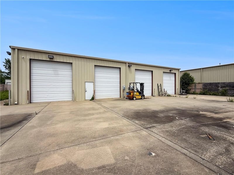 1311 Broadway St, Grain Valley, MO 64029