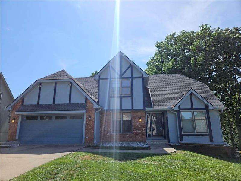 8020 Flora Ave, Kansas City, MO 64118