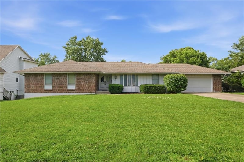 610 107th Ter, Kansas City, MO 64131