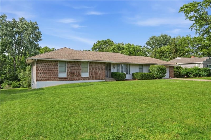 610 107th Ter, Kansas City, MO 64131