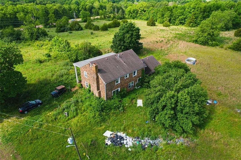 20505 Tonganoxie Rd, Tonganoxie, KS 66086