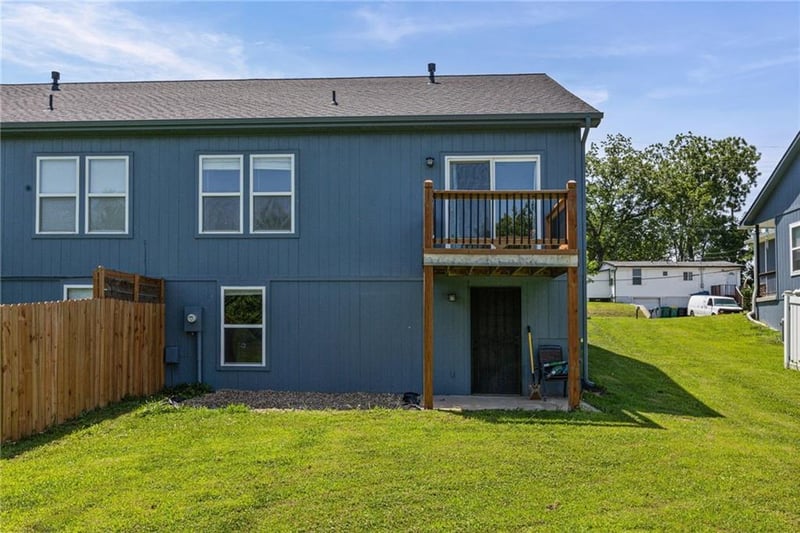 163 Warner Ave, Bonner Springs, KS 66012