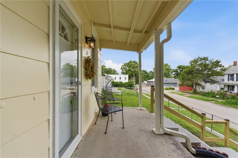 617 Pawnee St, Leavenworth, KS 66048