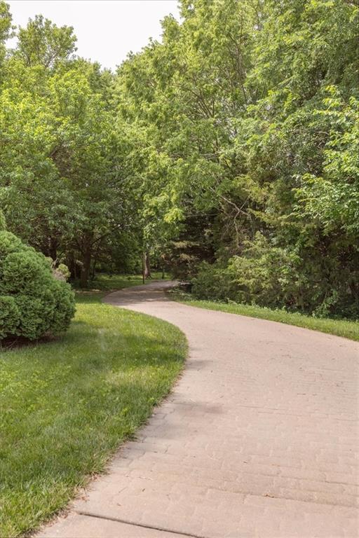 1825 Castle Pine Ct, Lawrence, KS 66047