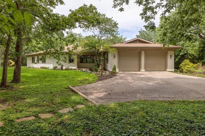 1825 Castle Pine Ct, Lawrence, KS 66047