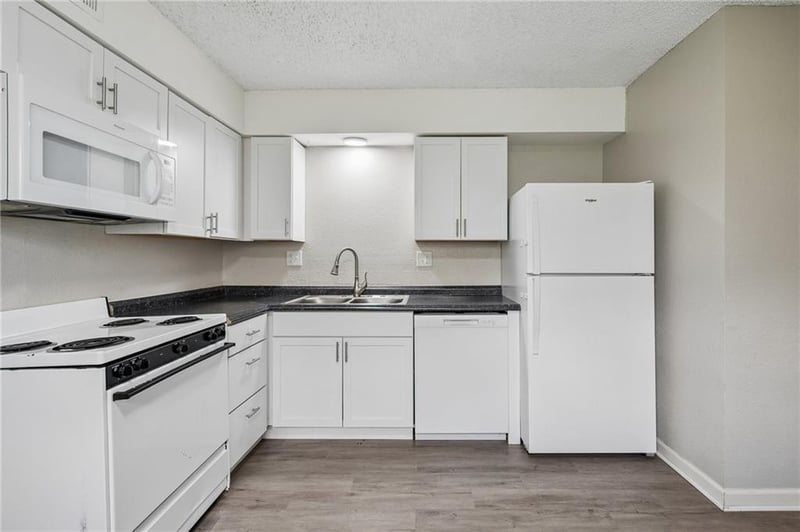 9201 54th St, Raytown, MO 64133