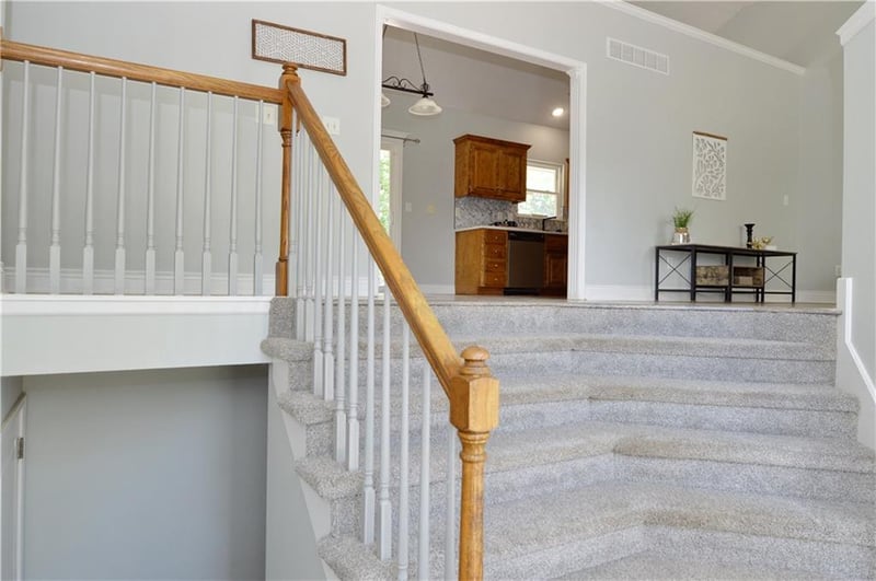 1409 Nicholas Dr, Grain Valley, MO 64029