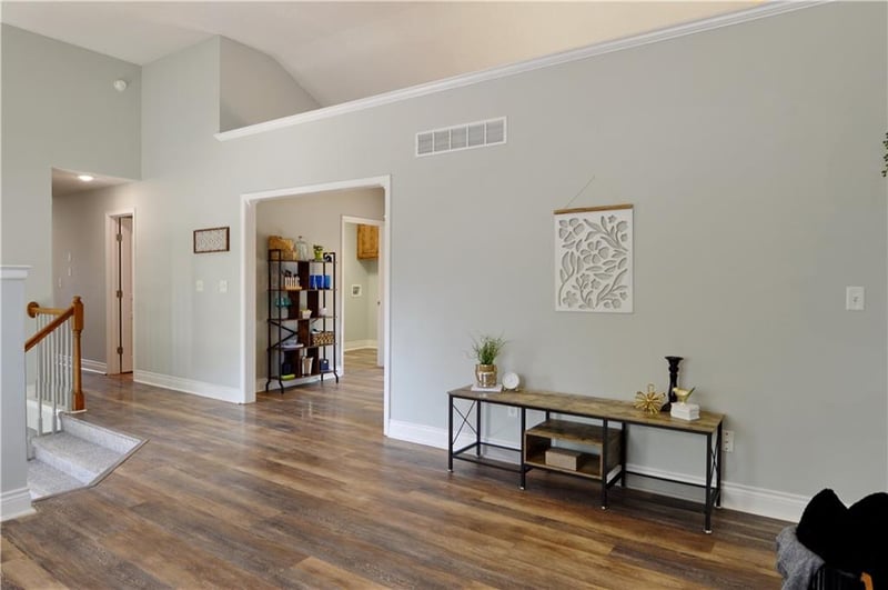 1409 Nicholas Dr, Grain Valley, MO 64029