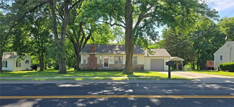 1212 90th St, Kansas City, KS 66112