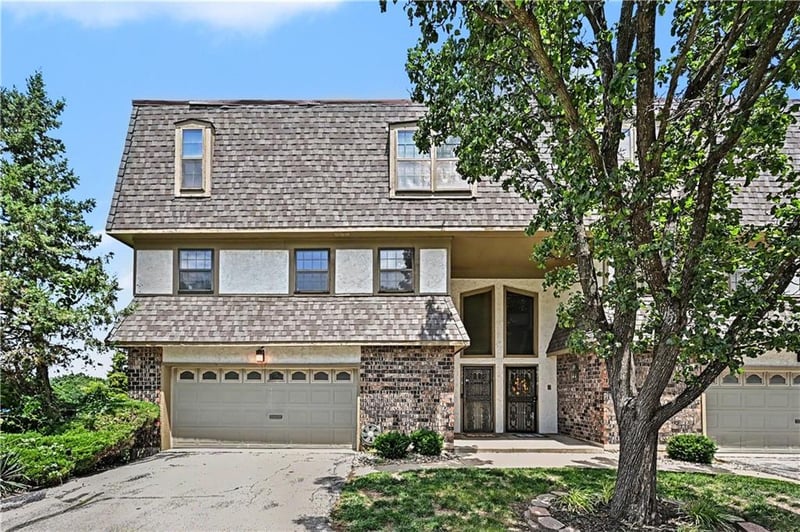10216 Locust St, Kansas City, MO 64131