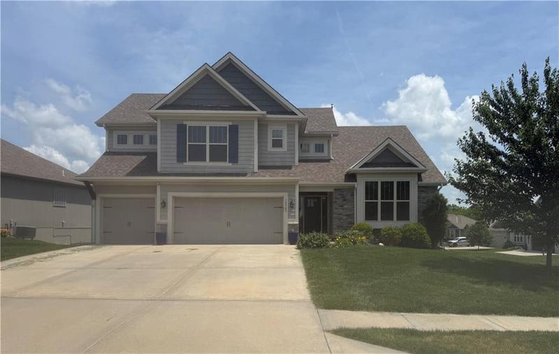10523 Randolph Ave, Kansas City, MO 64157