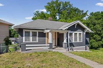 2918 Parkwood Blvd, Kansas City, KS 66104