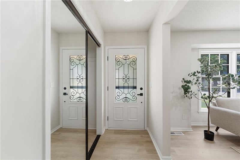 14606 Laquinta Dr, Grandview, MO 64030