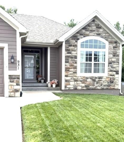 931 Oak Ter, Tonganoxie, KS 66086