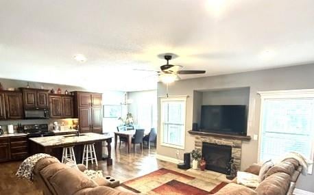931 Oak Ter, Tonganoxie, KS 66086