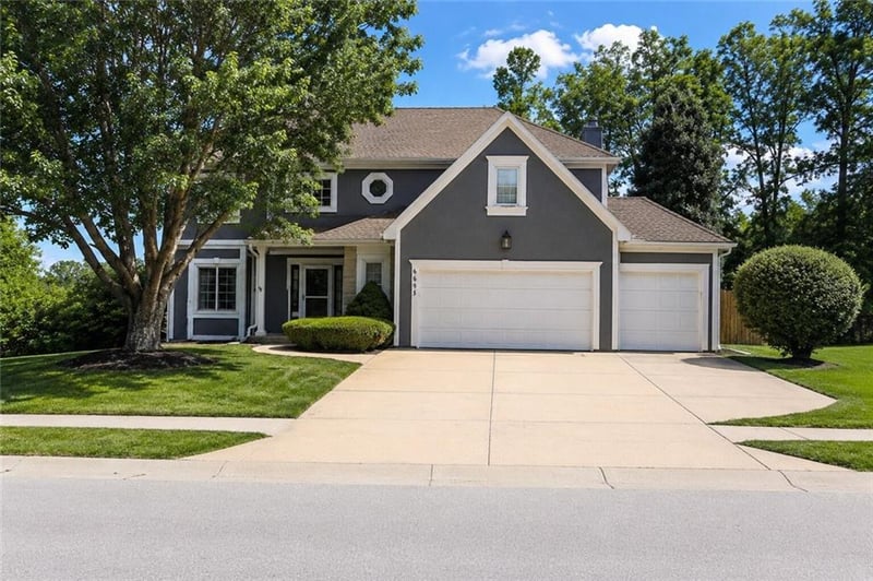 6695 Nevada Ave, Parkville, MO 64152