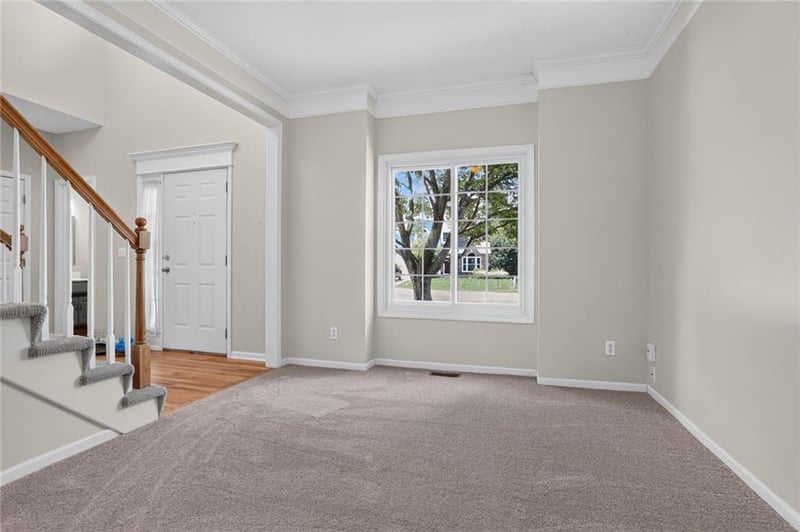 6695 Nevada Ave, Parkville, MO 64152